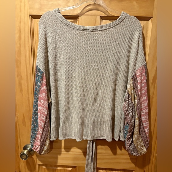 Blue Pepper long-sleeved beige waffle-knit shirt patterned sleeves tie at hem LG - Picture 2 of 9